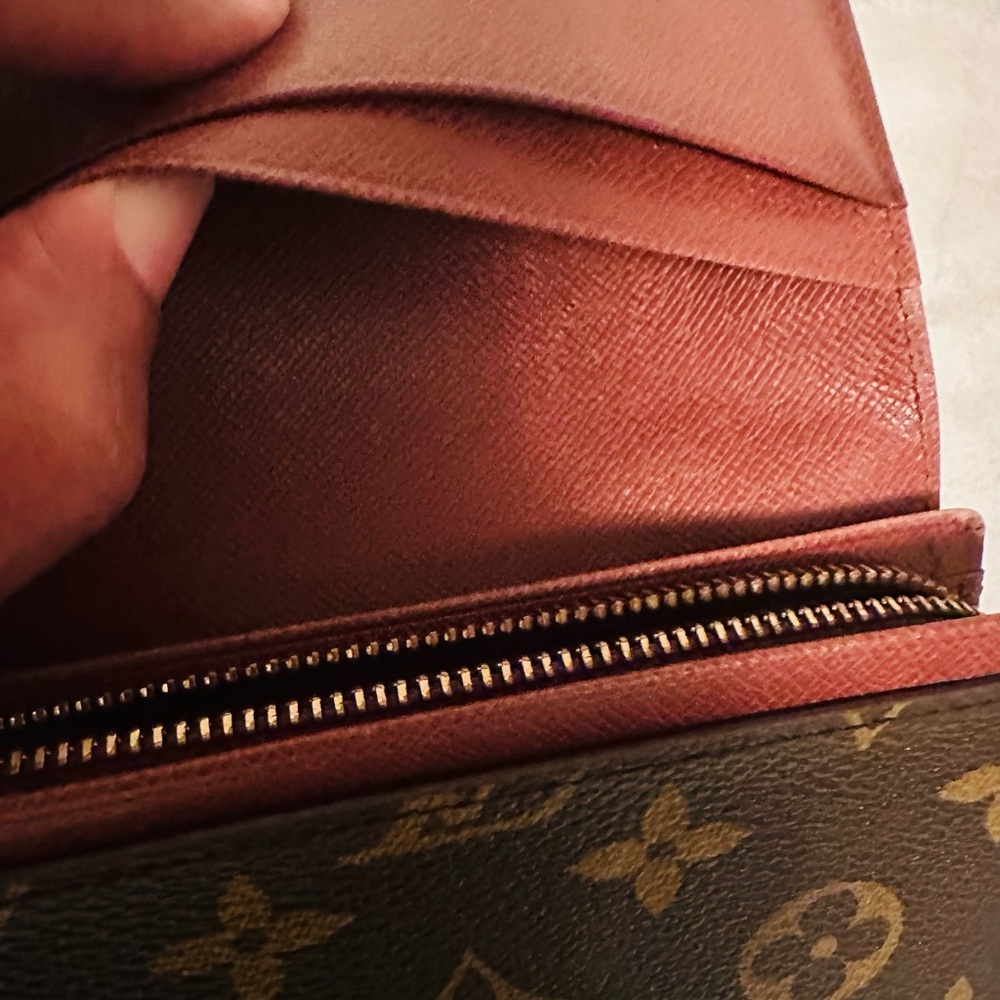 Louis Vuitton Monogram Wallet with Gold Hardware-chain not included. - Picture 7 of 10